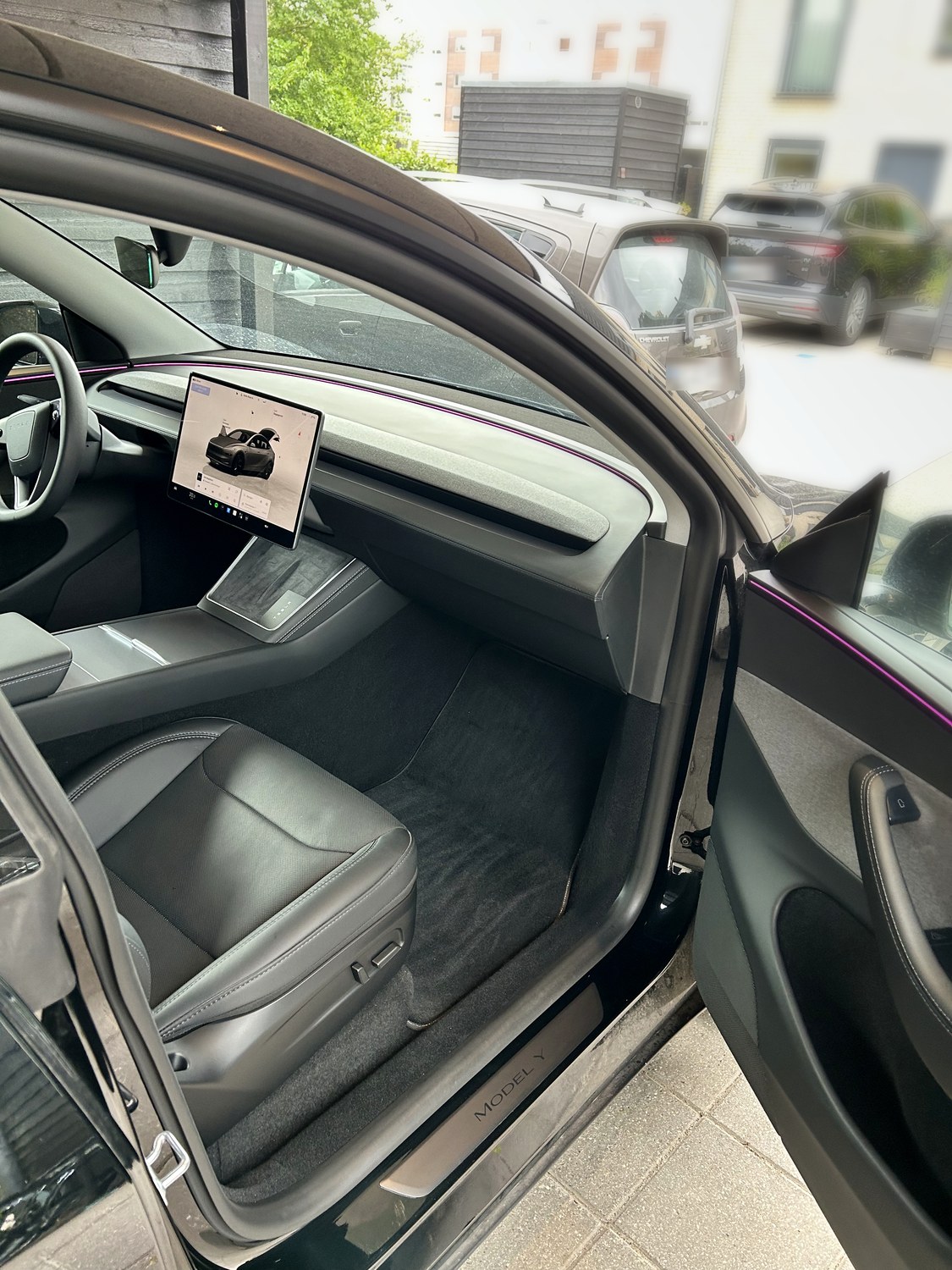 Nyplejet Tesla Model Y-kabine efter behandling af AQ Autopleje